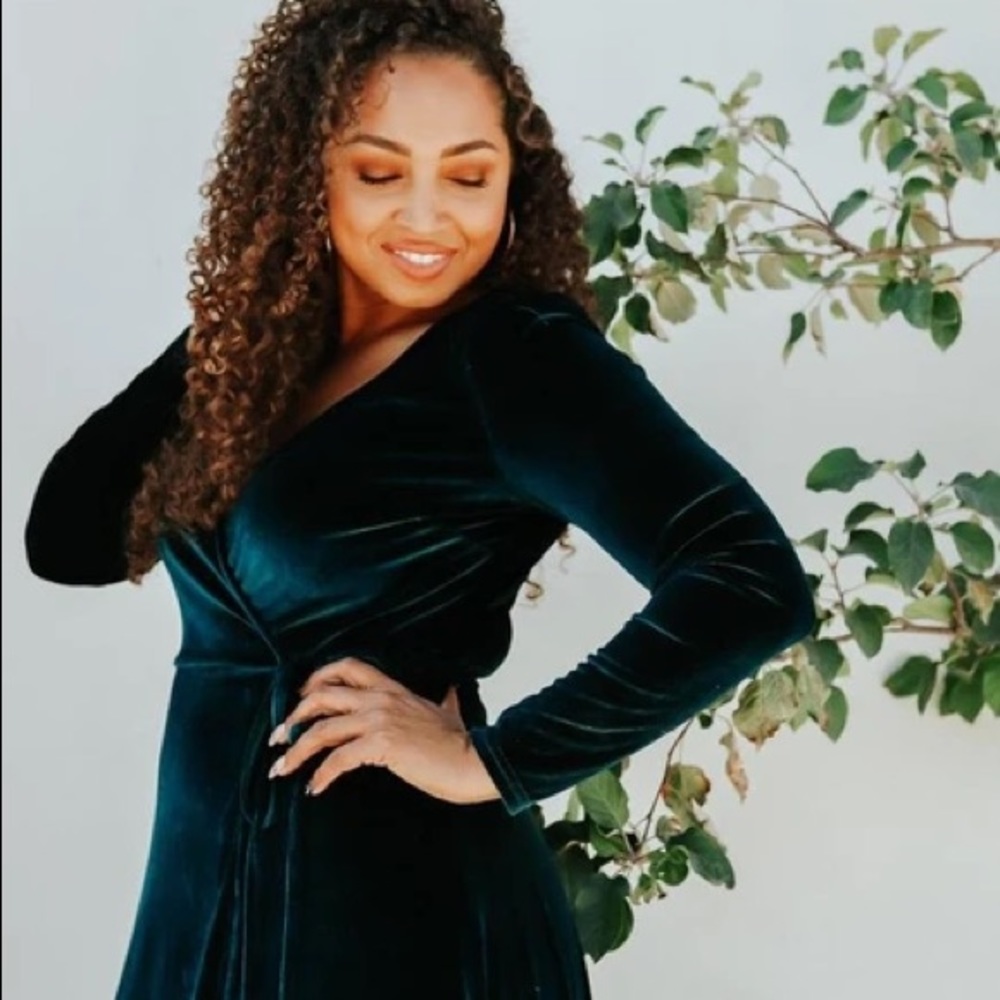 Baltic Born Esmeralda Long-Sleeve Velvet Wrap in JADE